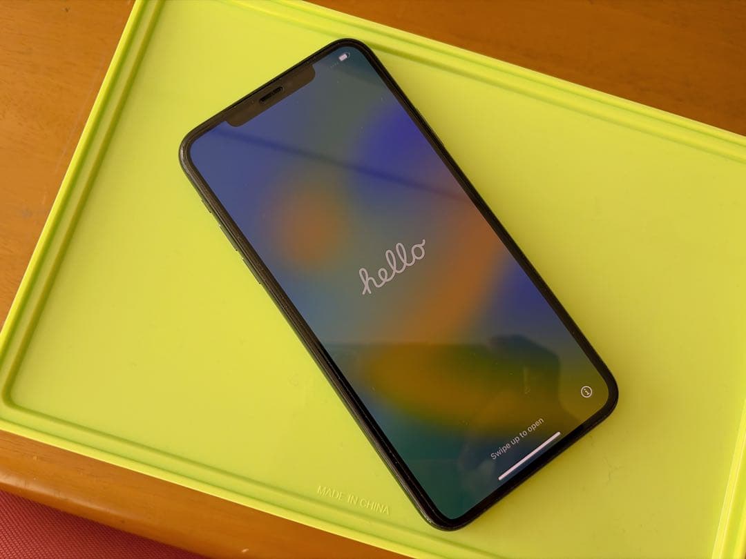 Apple iPhone 11 Pro maxミッドナイトグリーン 本体