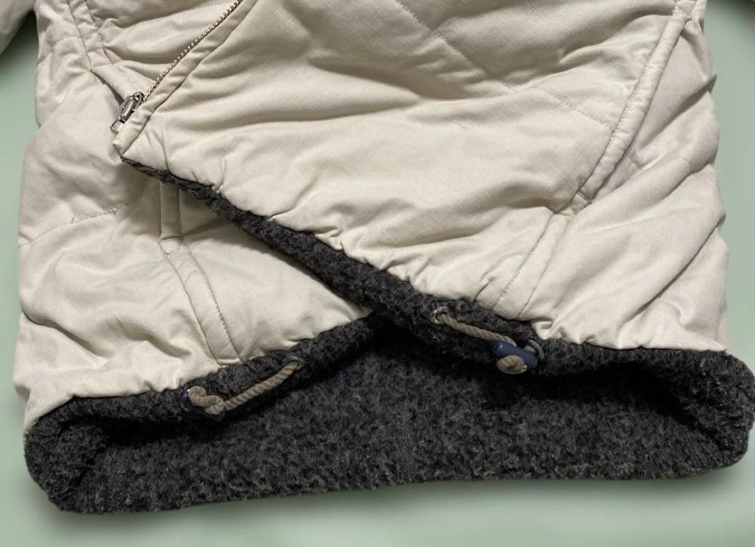 45rpm 日本のブランド　 フード付きコート　 淡いベージュにダークグレーボア