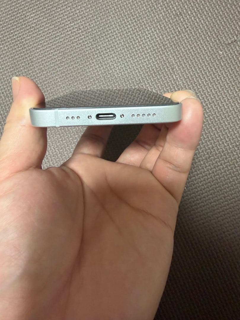 iPhone 16e SIMフリー　256gb