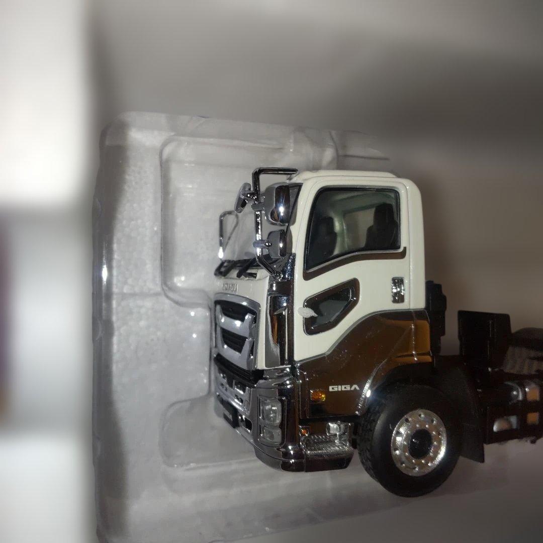 ミニカー WSI MODELS ISUZU GIGA SHORT CAB 4x2