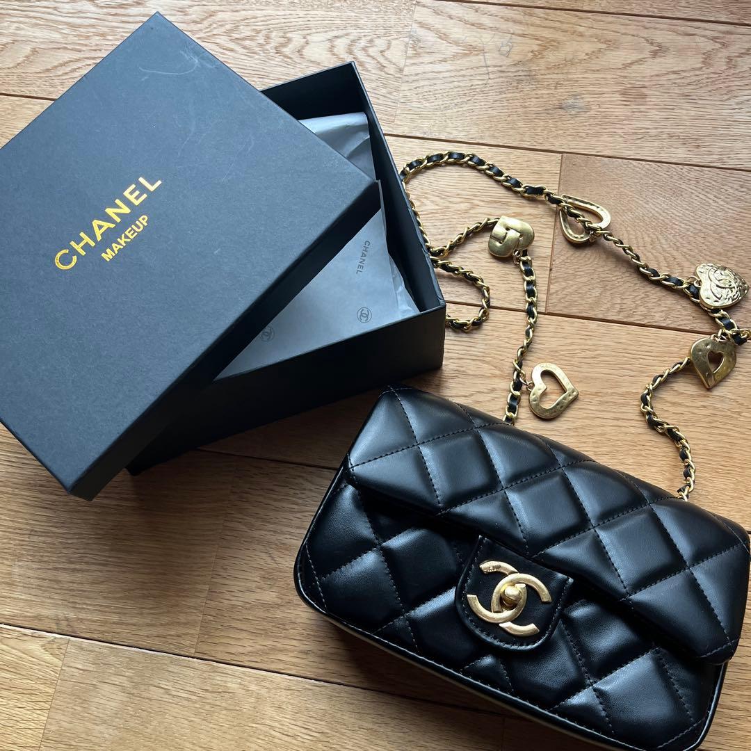 CHANEL キルティングショルダーバッグ　ハートチェーン　ノベルティー