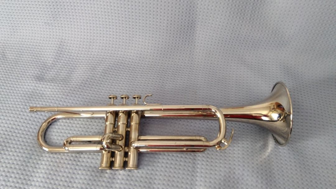 トランペット シルバー 　ハードケース付き