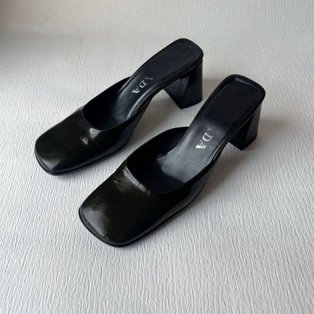 プラダ　PRADA エナメル　スクエアトゥミュール　イタリア製　35