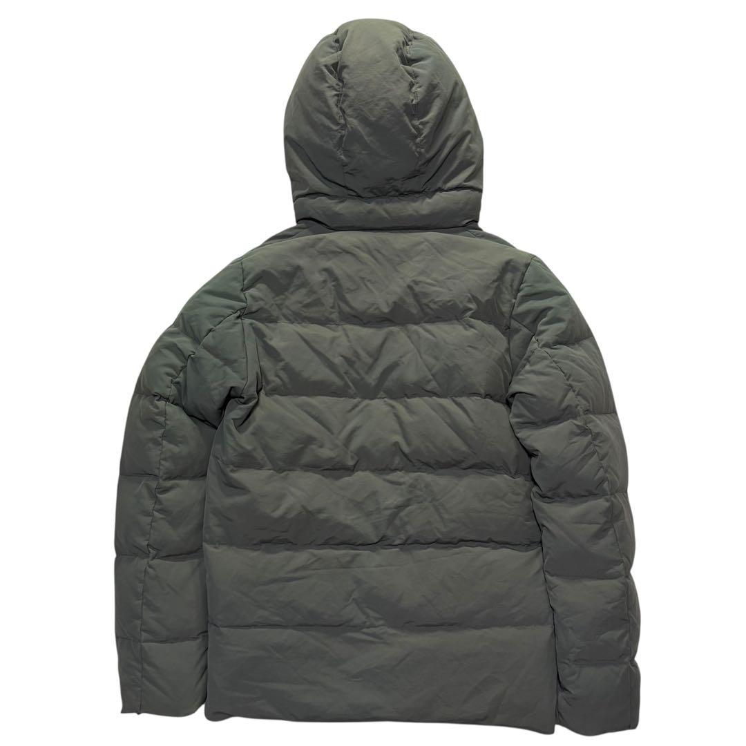 umbro アンブロ カーキ　ダウンジャケット フード付き デサント　Mサイズ