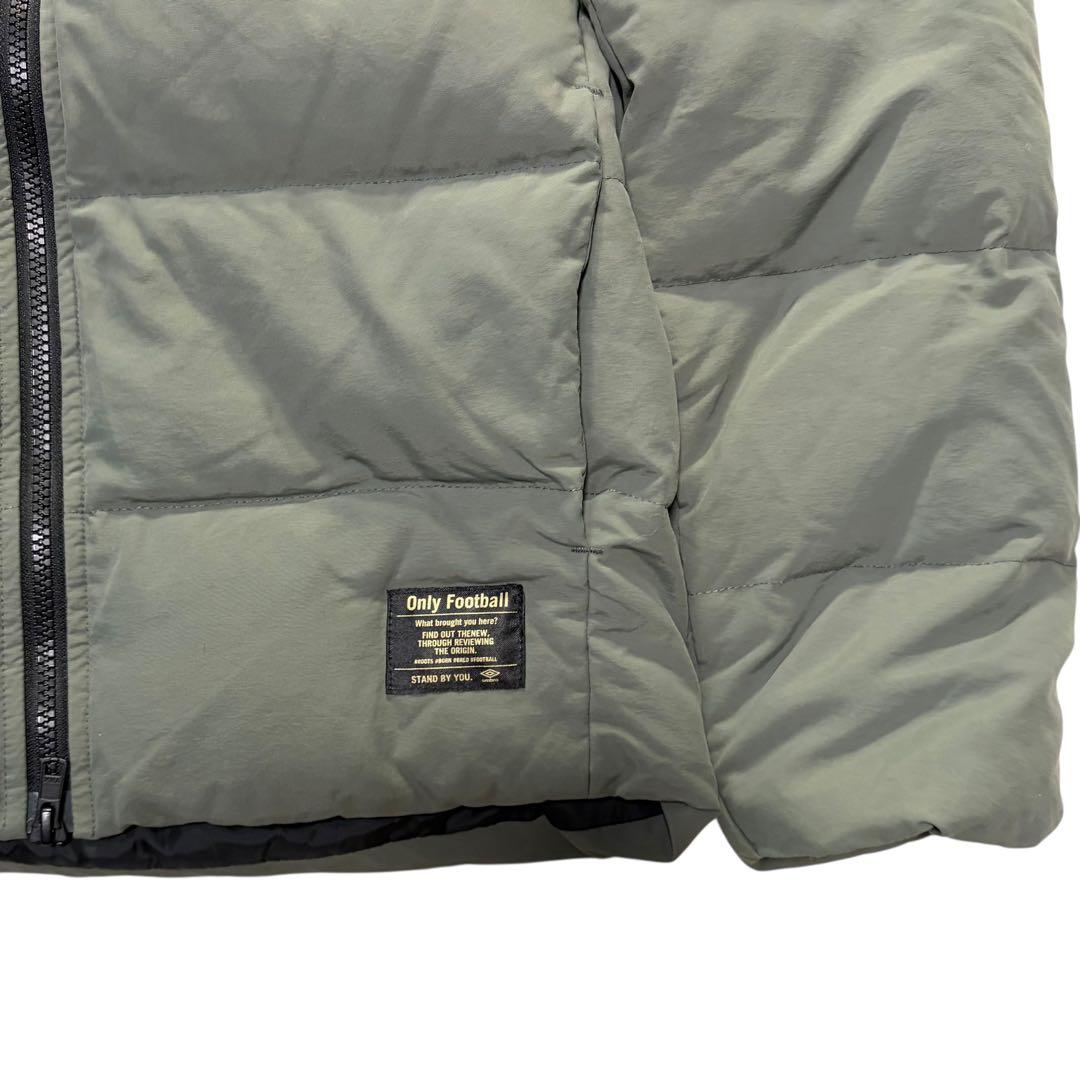 umbro アンブロ カーキ　ダウンジャケット フード付き デサント　Mサイズ