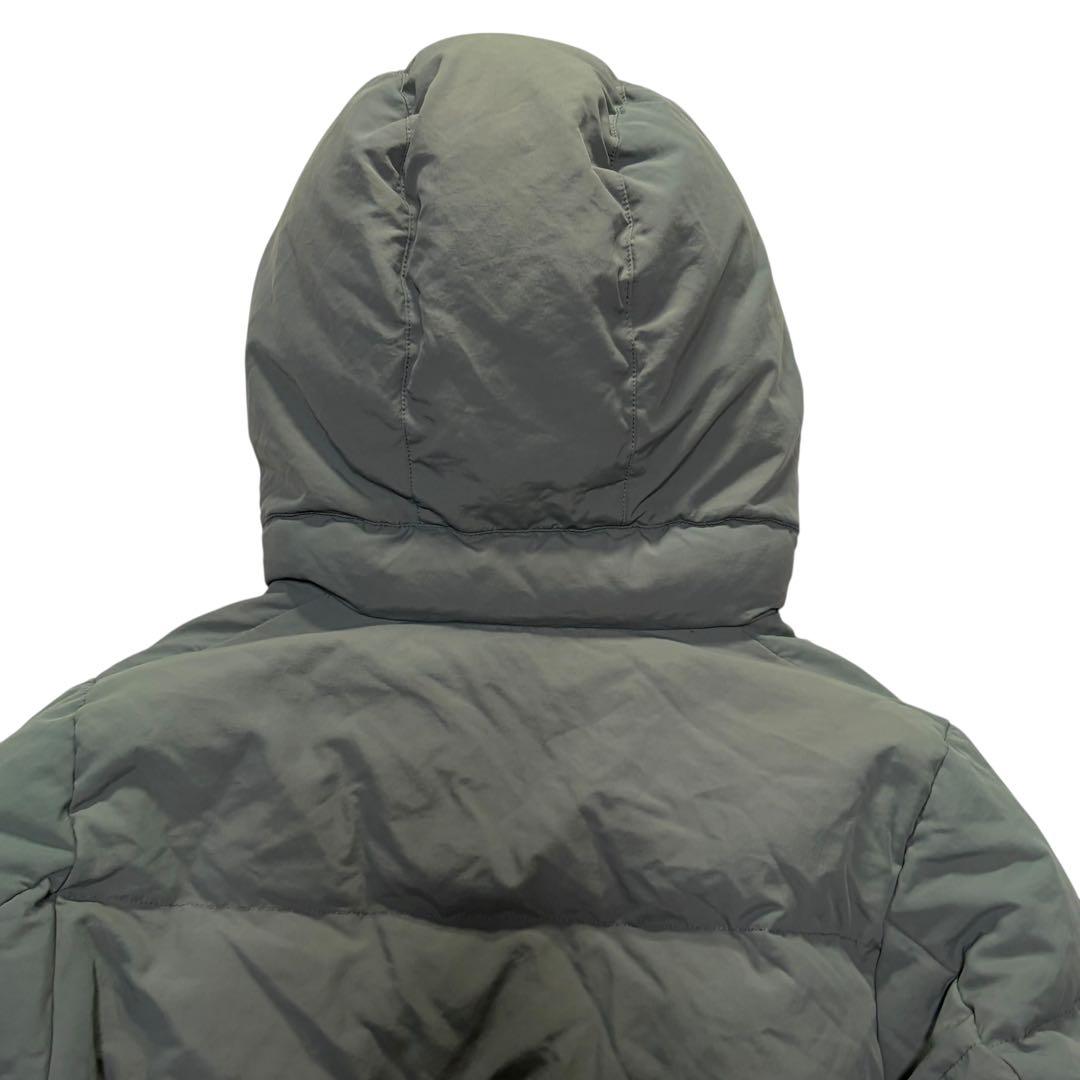 umbro アンブロ カーキ　ダウンジャケット フード付き デサント　Mサイズ