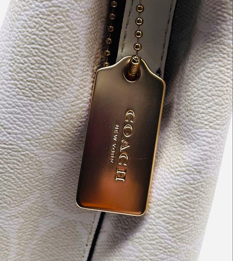 【新品・未使用】COACH スモール タウン バケット バッグ シグネチャー