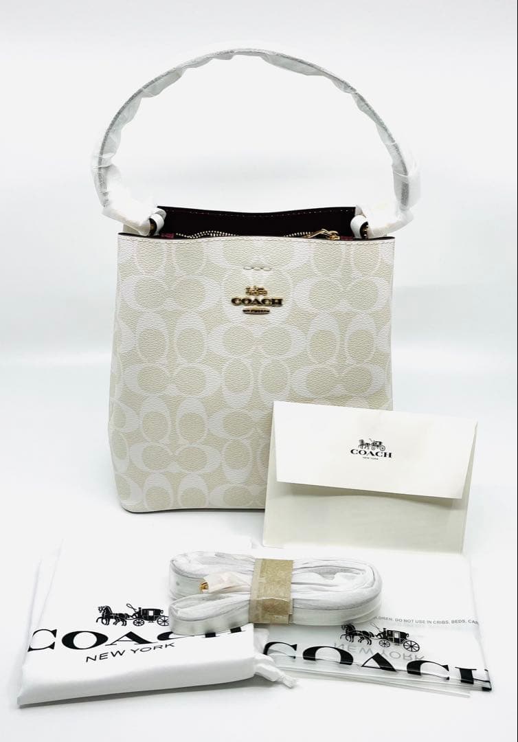 【新品・未使用】COACH スモール タウン バケット バッグ シグネチャー