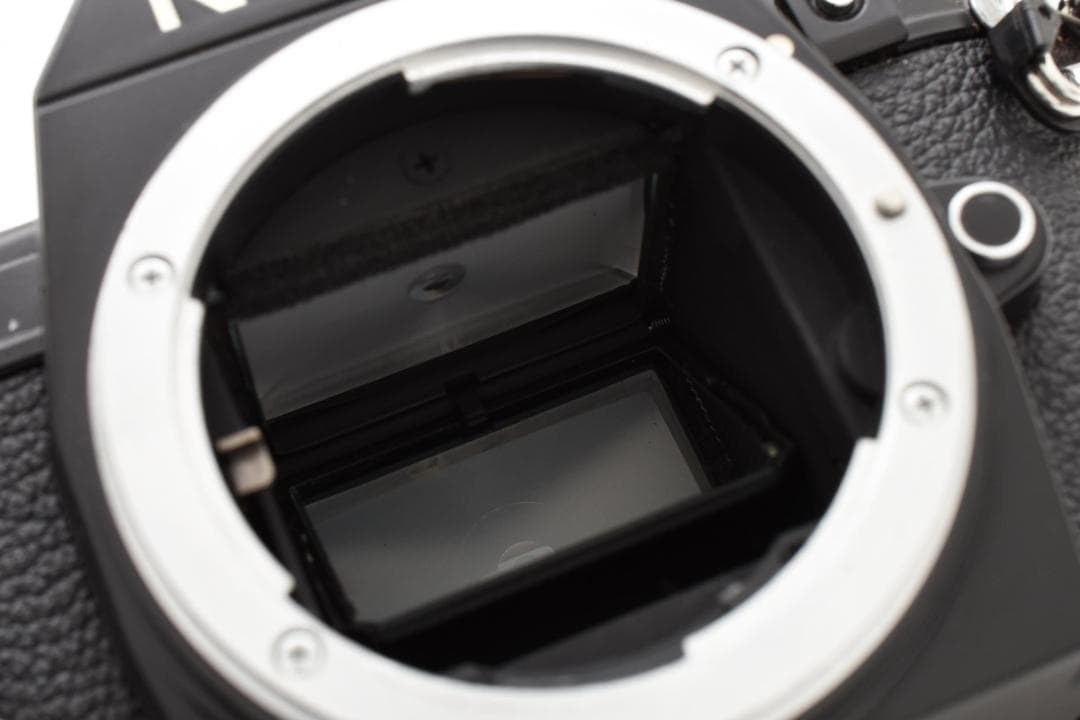 ■ 美品 ■ ニコン　Nikon EM ボディ 　　　#2511573-28J