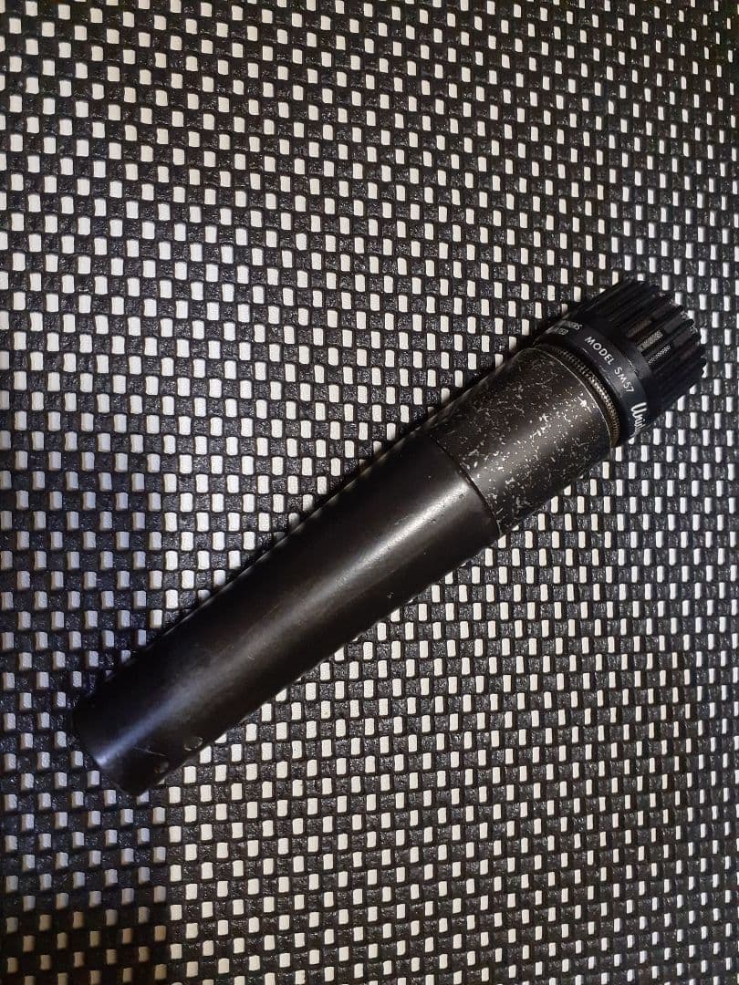 SHURE SM57 ビンテージUSA製　Unidyne 網部分に少しへこみ。