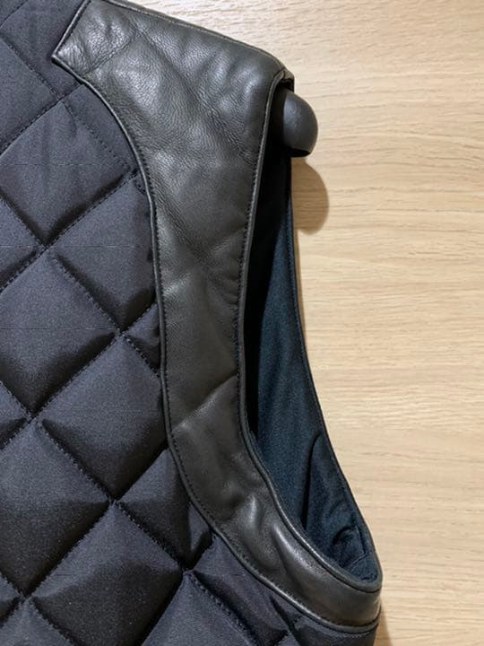 SLOWGUNスロウガン　ナイロンキルティングベスト