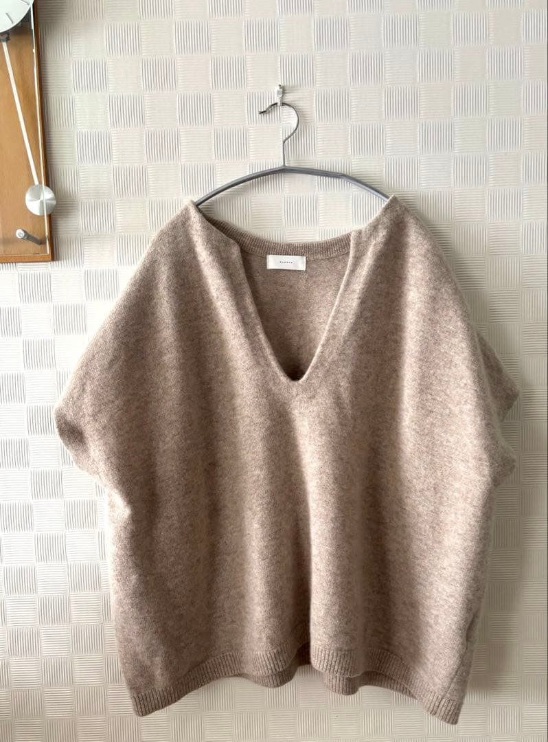 かぐれ　ワイドニットベスト　ベージュ　美品