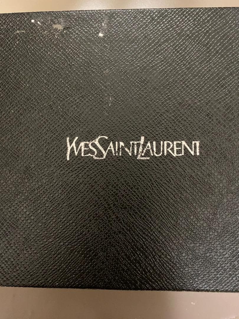 ★週末限定価格　YSL キルティングボディバッグ 黒