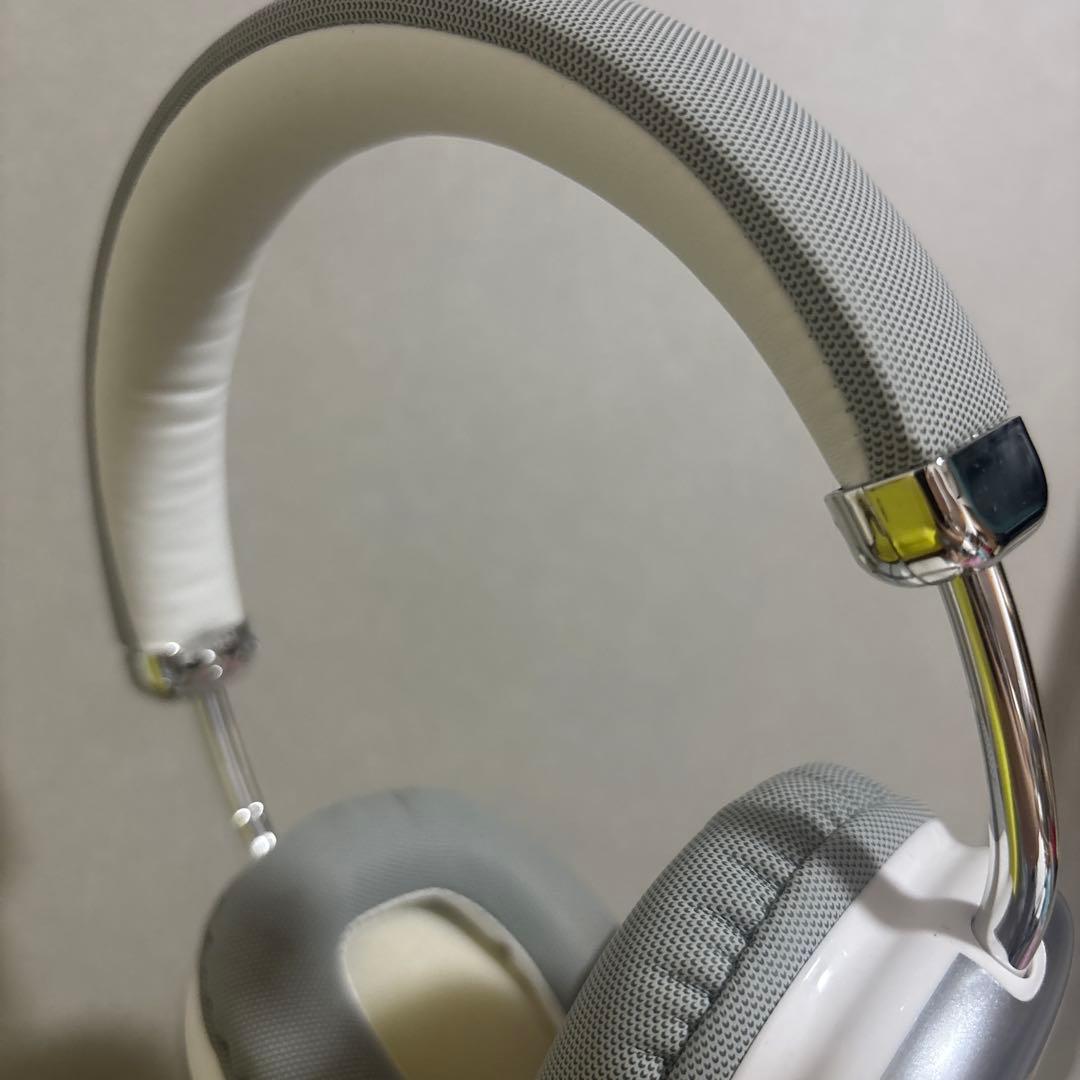 ワイヤレスヘッドホン グレーとホワイト