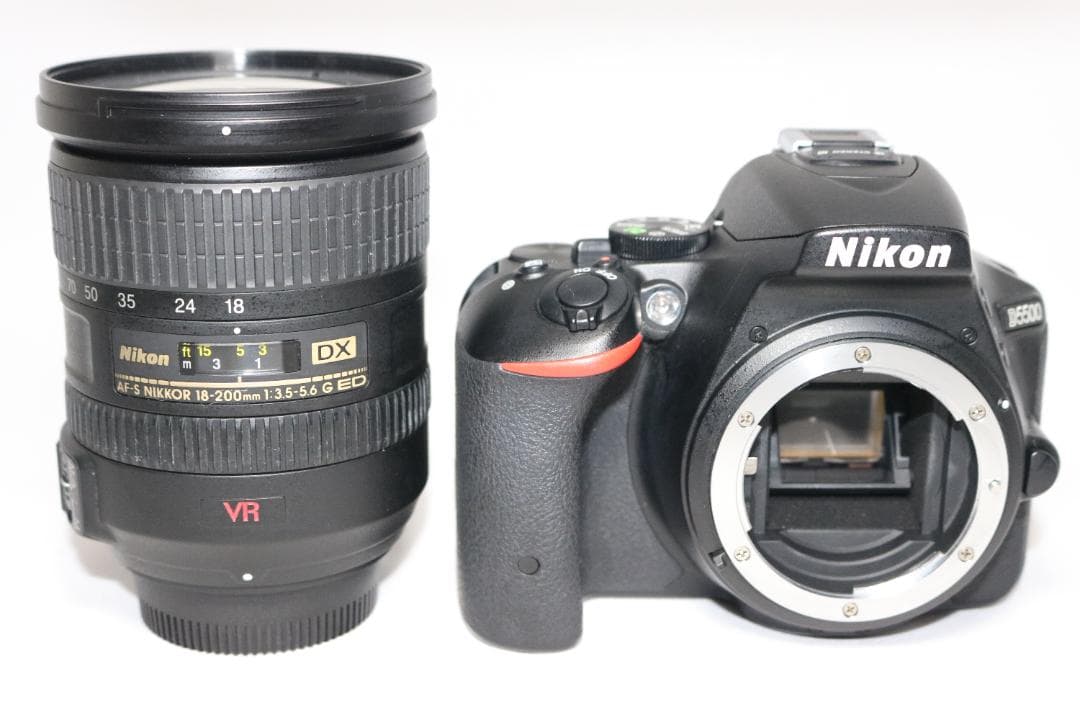 ⭐近望遠レンズセット！⭐Nikon D5500 ⭐一眼レフ 18-200mm付き