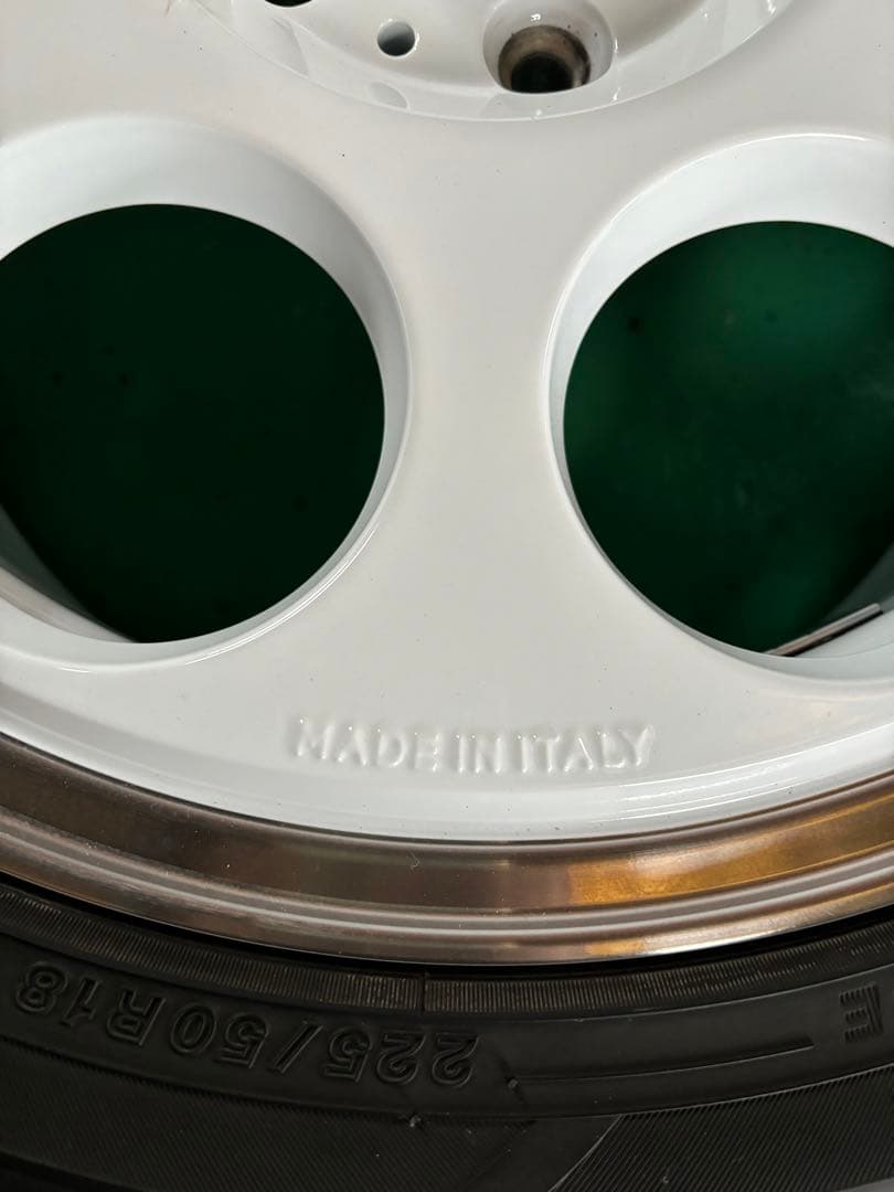 希少 O.Z RACING 225/50R18 スタッドレスタイヤセット