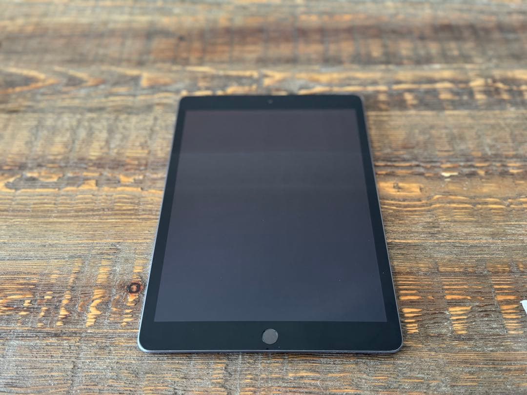 iPad 第7世代 32GB Wifiモデル スペースグレー