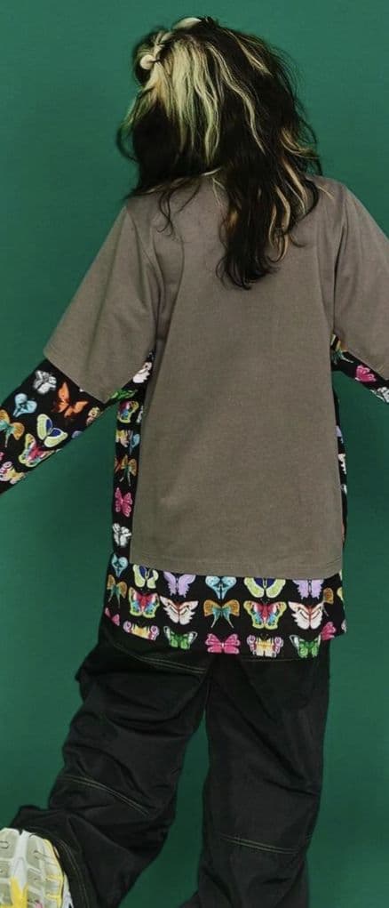 【完売品✨新品✨タグ付き】RE蝶々柄ロングTシャツ グレー・ブラック