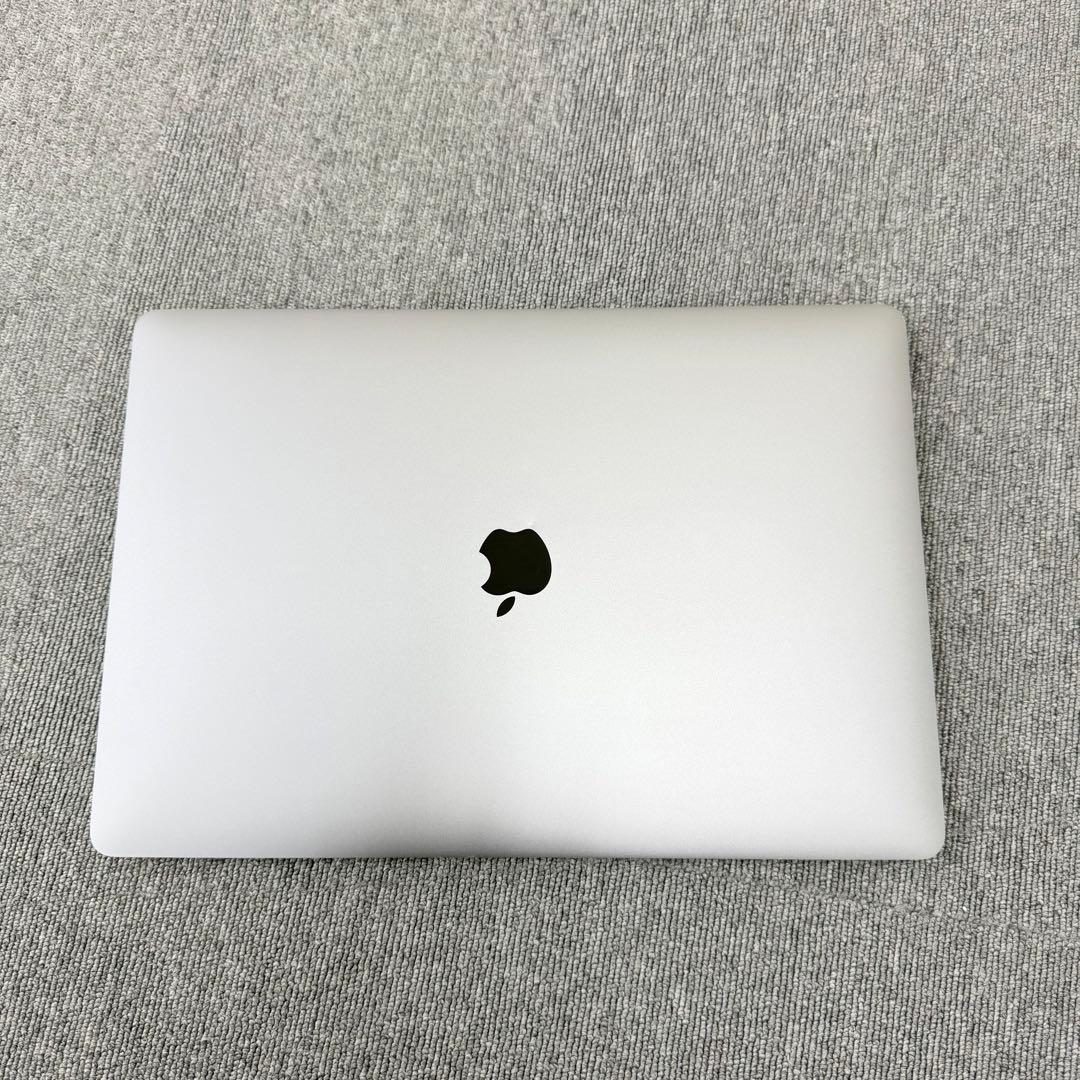 MacBook Pro 2017 15インチ 16GB / 256GB