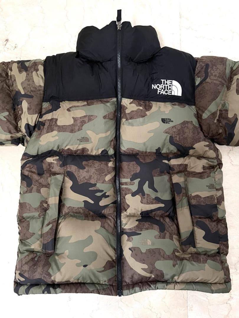 ノースフェイス ヌプシ ダウンジャケット 黒/迷彩 カモフラ
