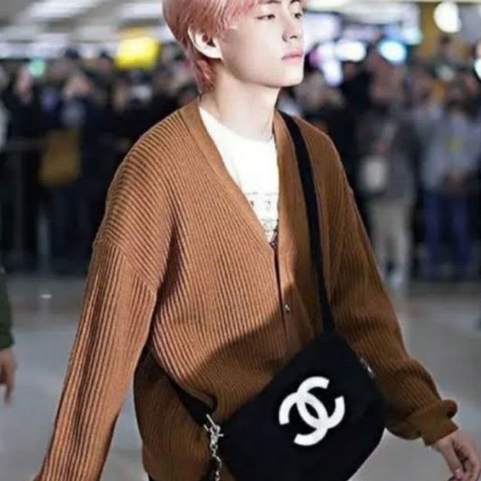 新品 CHANELシャネルノベルティ海外限定ビューティー ショルダー BTS V