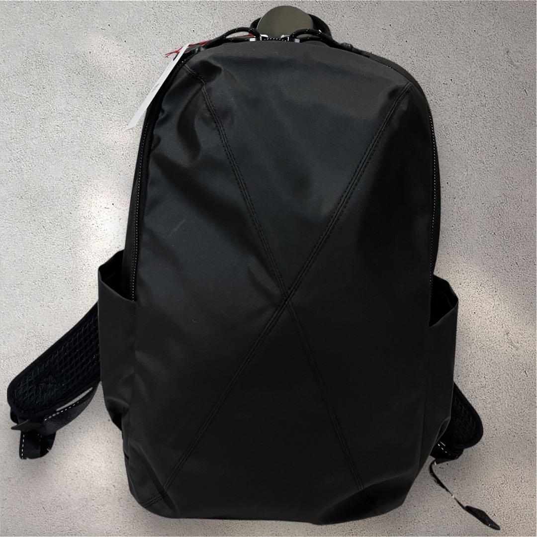 【新品タグ付】サムソナイトレッド　リュック　バックパック ブラック