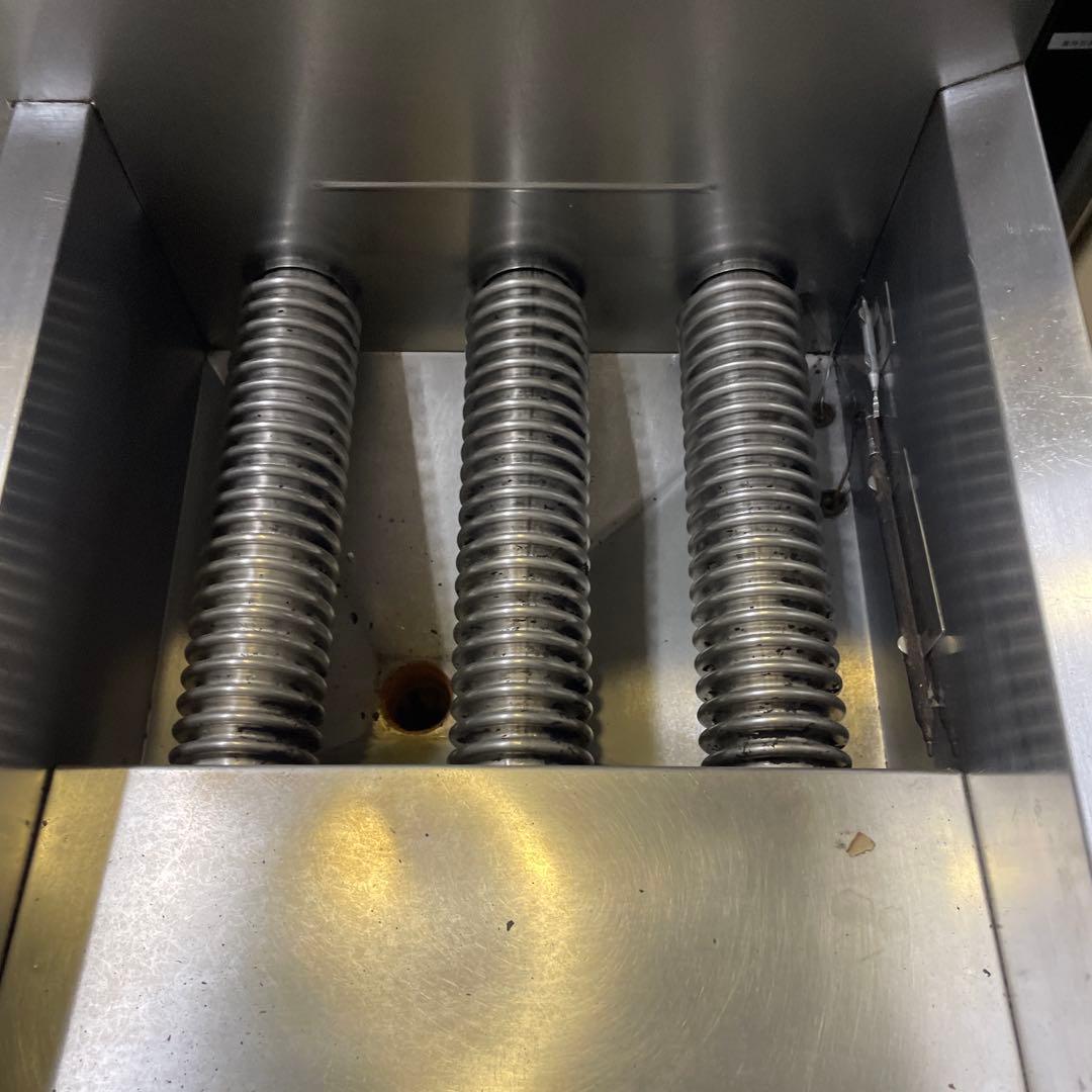 大型ステンレス　タニコー製の業務用2槽式ガスフライヤー　NB-TGFL-C87W