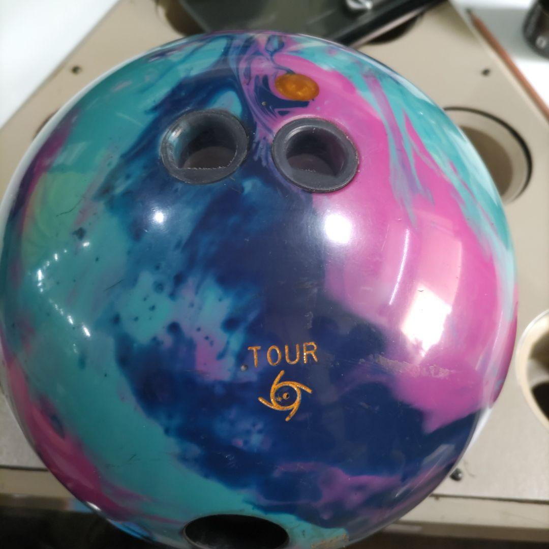 PHYSIX TOUR ボウリングボール マルチカラー　15ポンド
