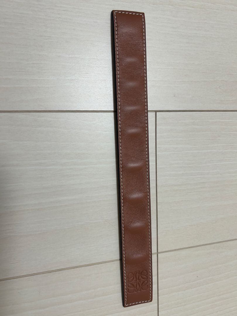 ロエベ　レザーブレスレット　バングル