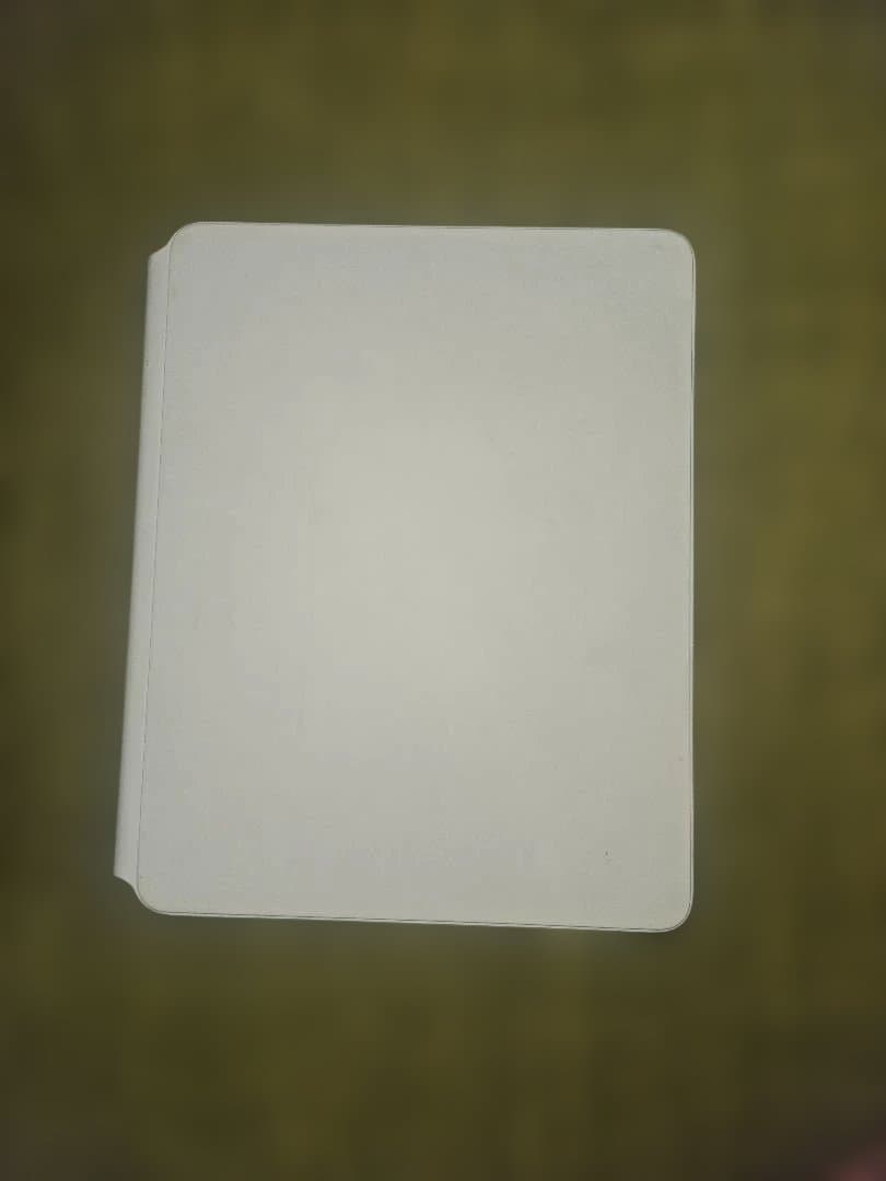 iPad Pro 12.9 (2021) 用 Magic Keyboard