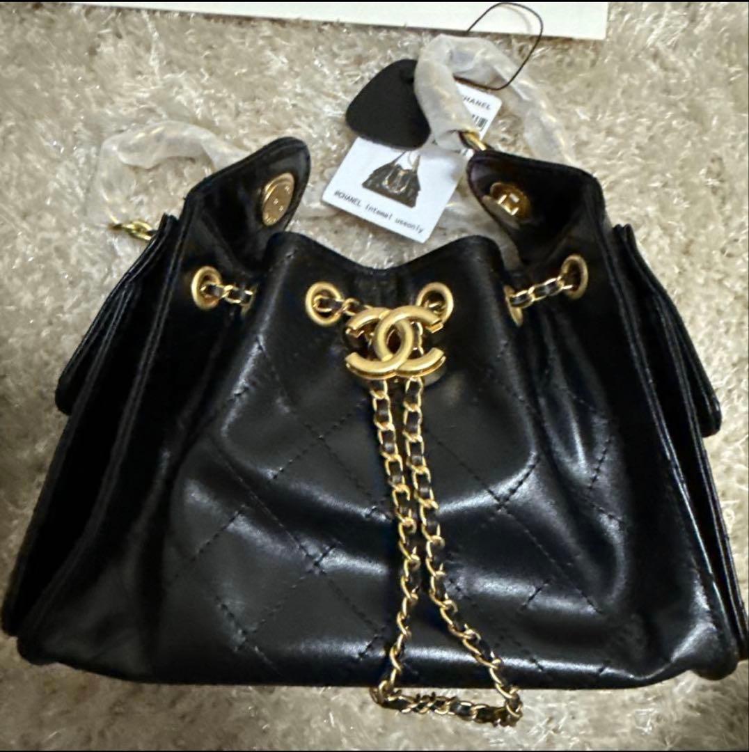 さ*り様 CHANEL 黒 レザー ショルダーバッグ