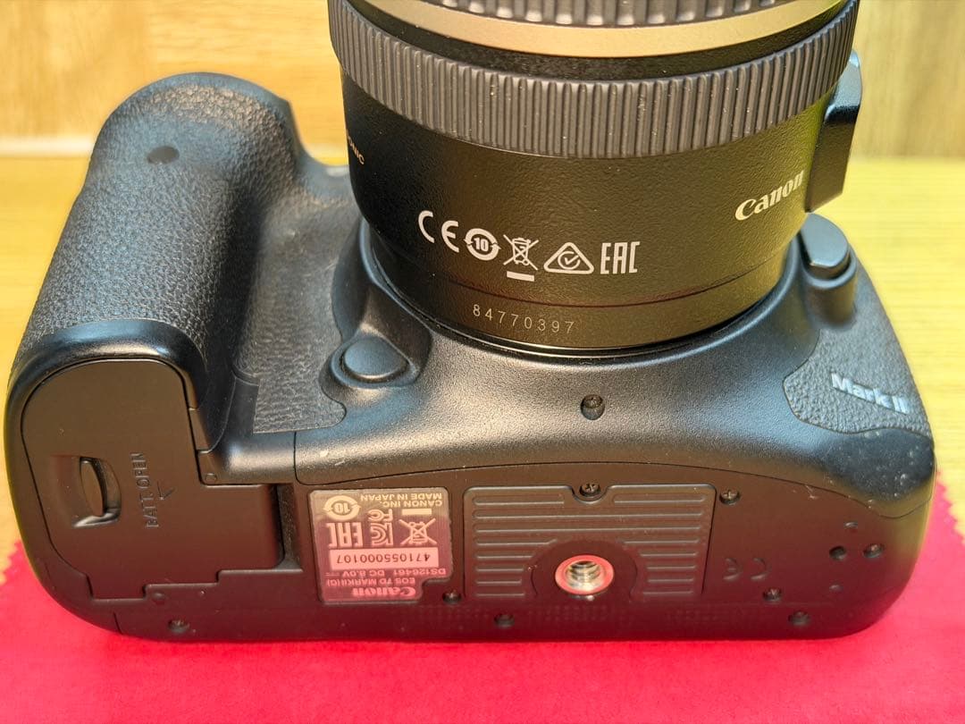 デジタルカメラ Canon EOS 7D Mark II + EF-S 17-55mm f2.8