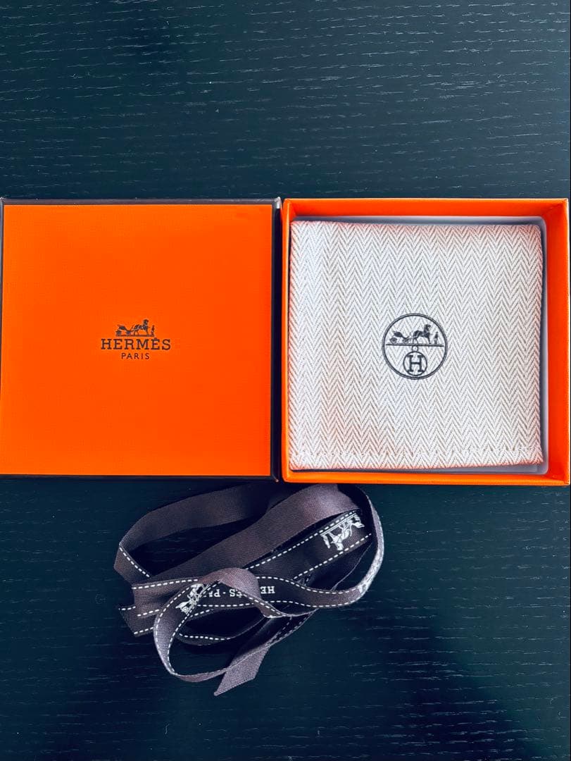 [国内正規店購入] エルメス キーホルダー＜フェール・ア・シュヴァル＞ネイビー