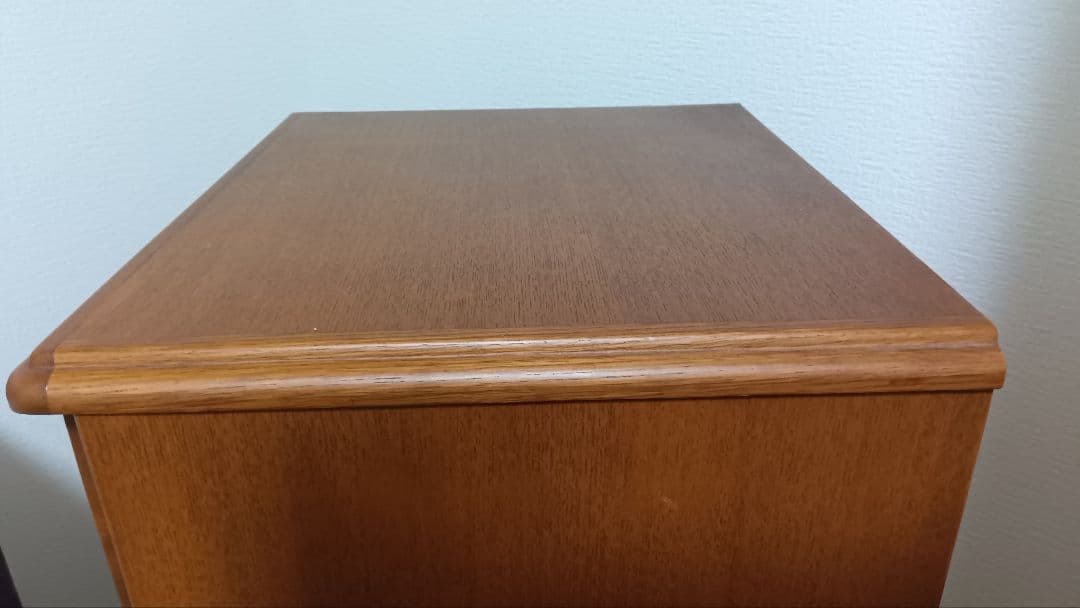 レトロハイチェスト、８段高さ112.5センチ。有限会社カシワギ。