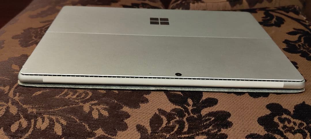 Microsoft Surface Pro 8 本体