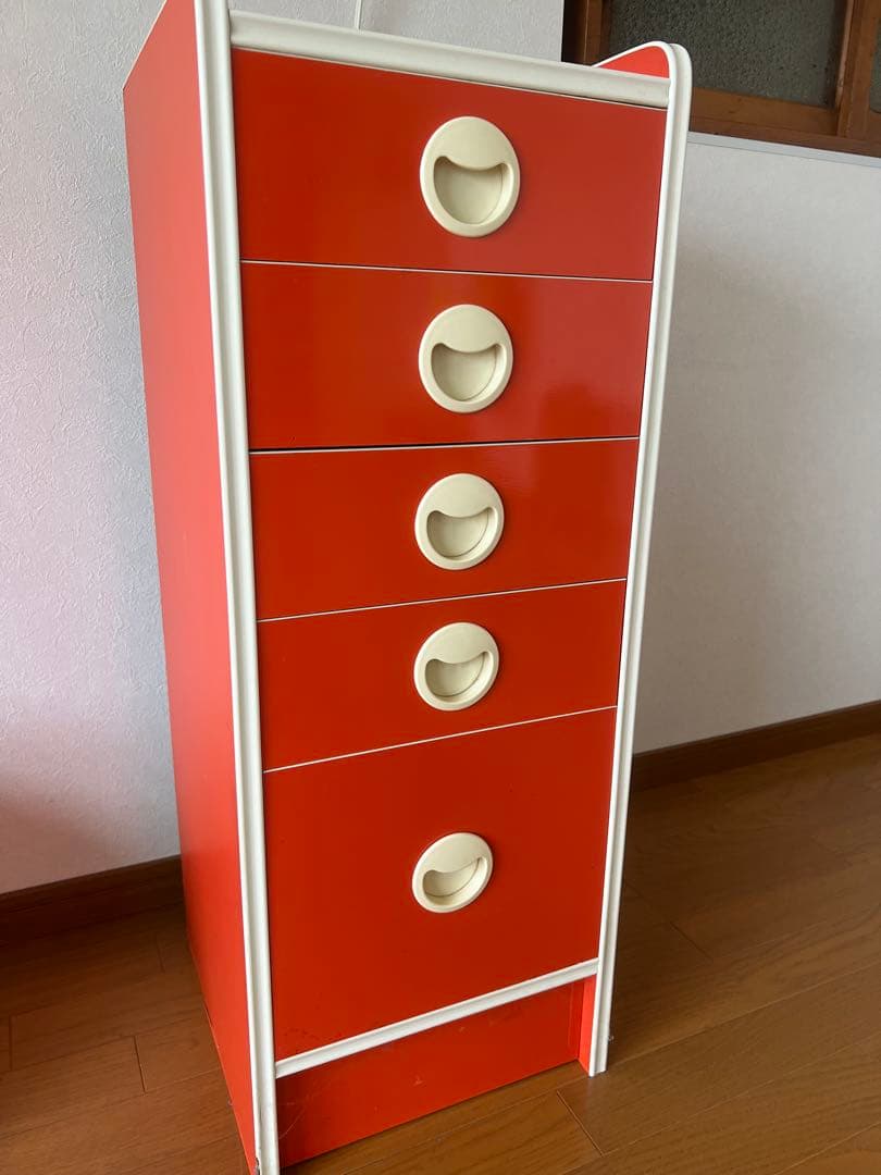 オレンジ色の5段チェスト レトロポップ 傷あり