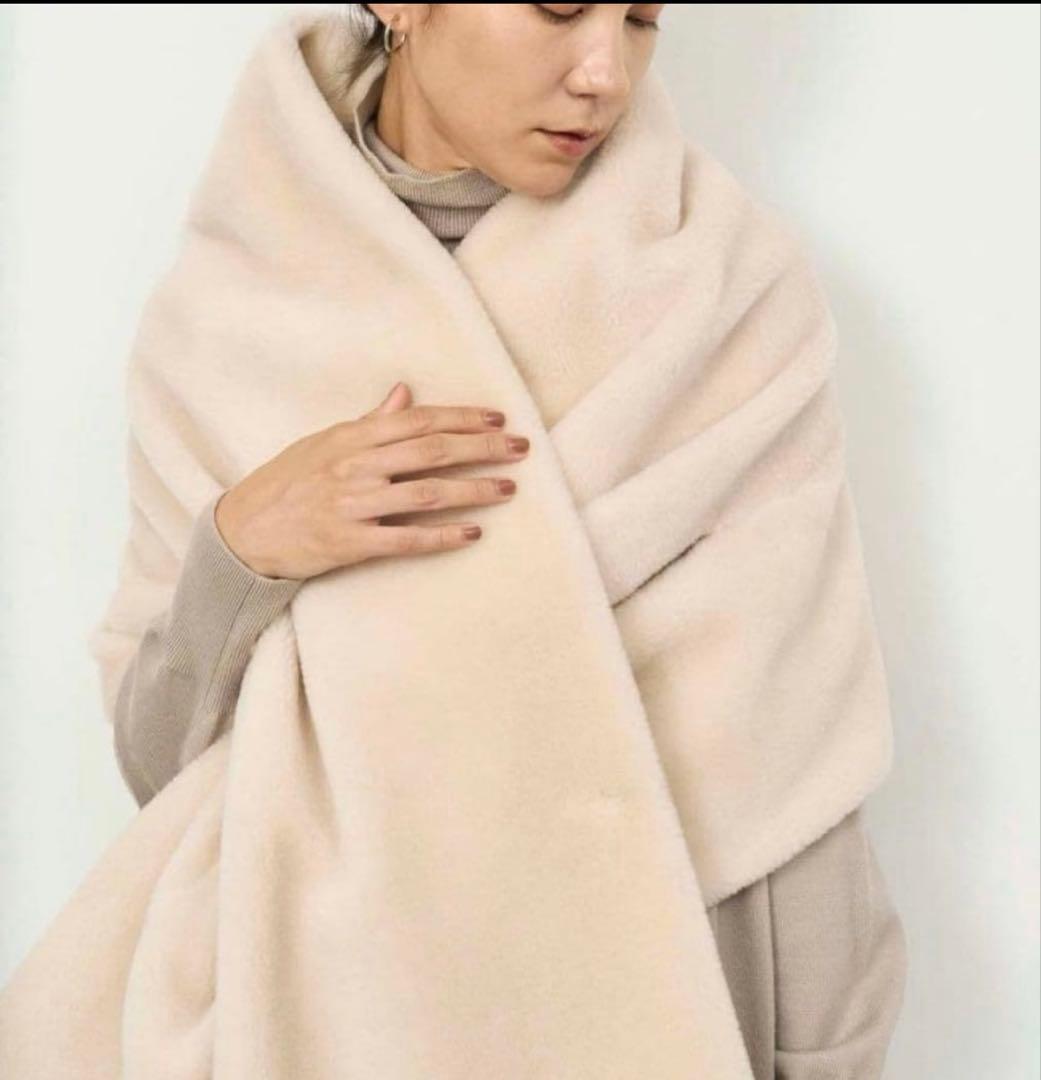 SOÉJU ソージュ　ウールボアケープ　アイボリー　大草直子