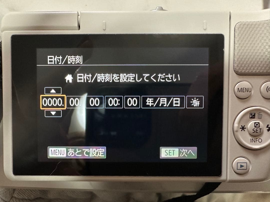 【美品】キャノン　EOS M100