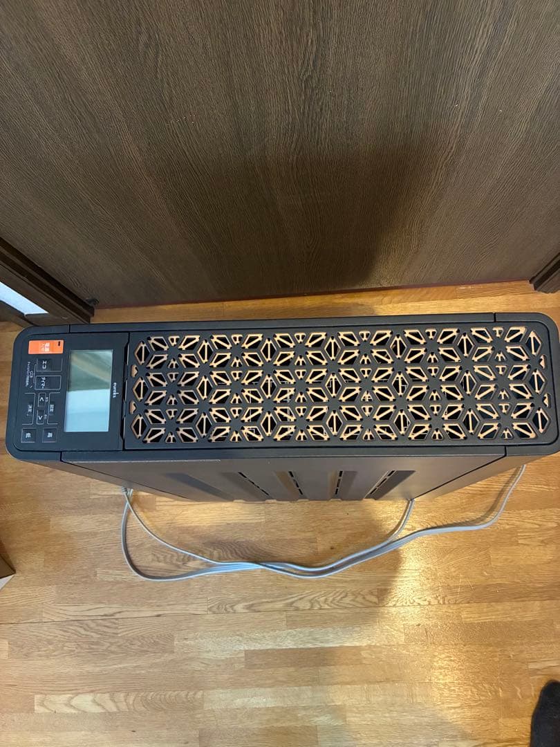 eureks ヘリテイジヒーター　オイルレスヒーター 黒 スリム