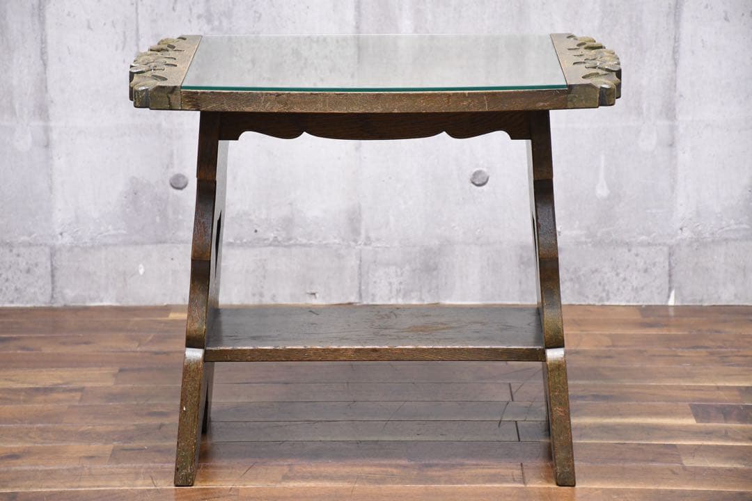 EIK67 神戸洋家具 伊藤家具 サイドテーブル オーク材 彫刻装飾 コーヒー