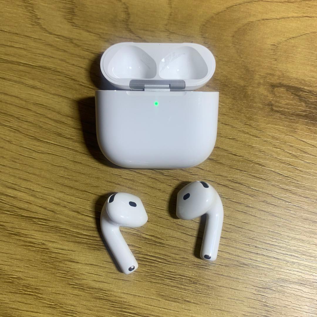 Apple AirPods 第4世代　ANCノイズキャンセリング付き