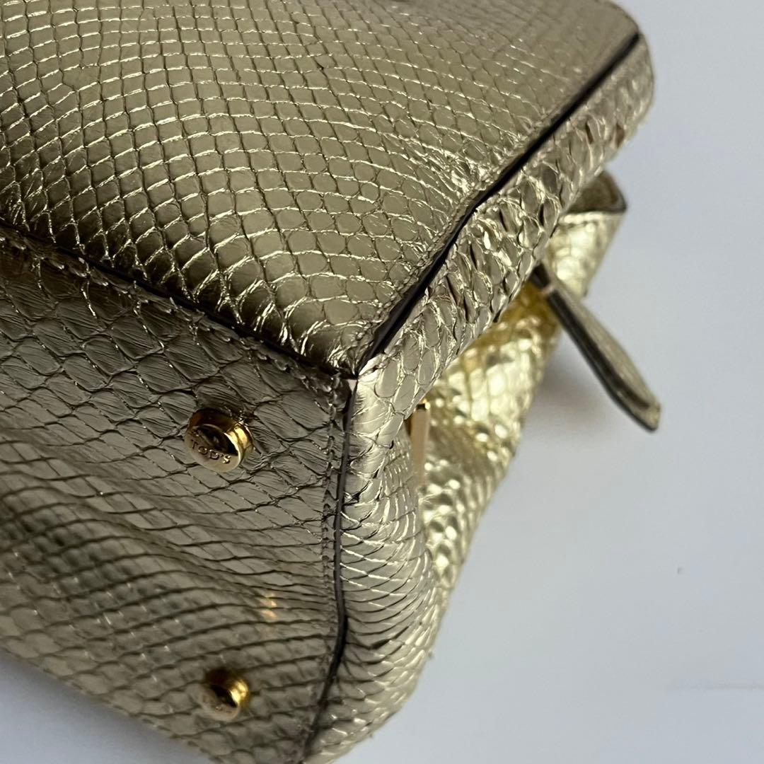 ✨未使用級✨　TOD’S D キューブ　　ハンドバッグ　レザー　ゴールド