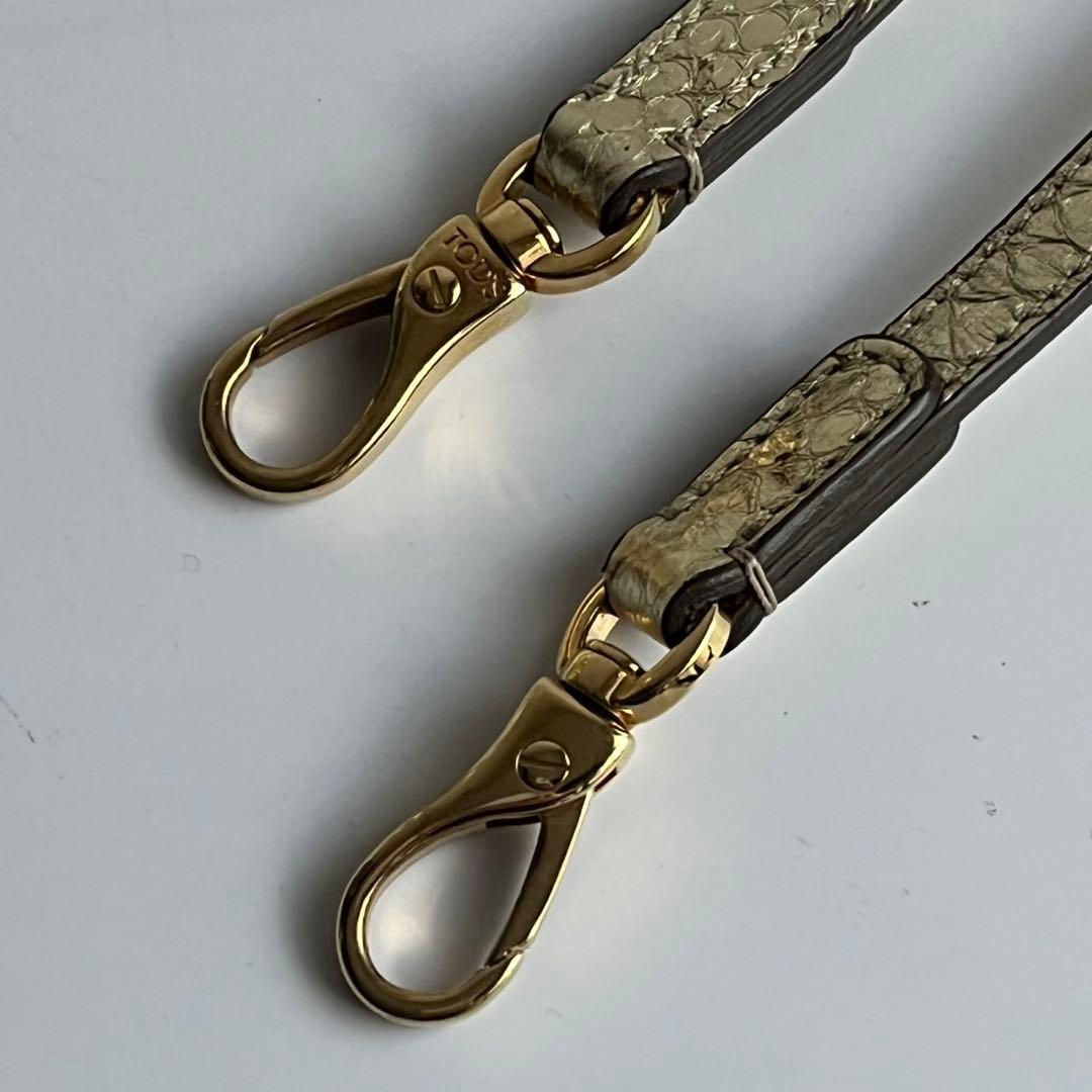 ✨未使用級✨　TOD’S D キューブ　　ハンドバッグ　レザー　ゴールド