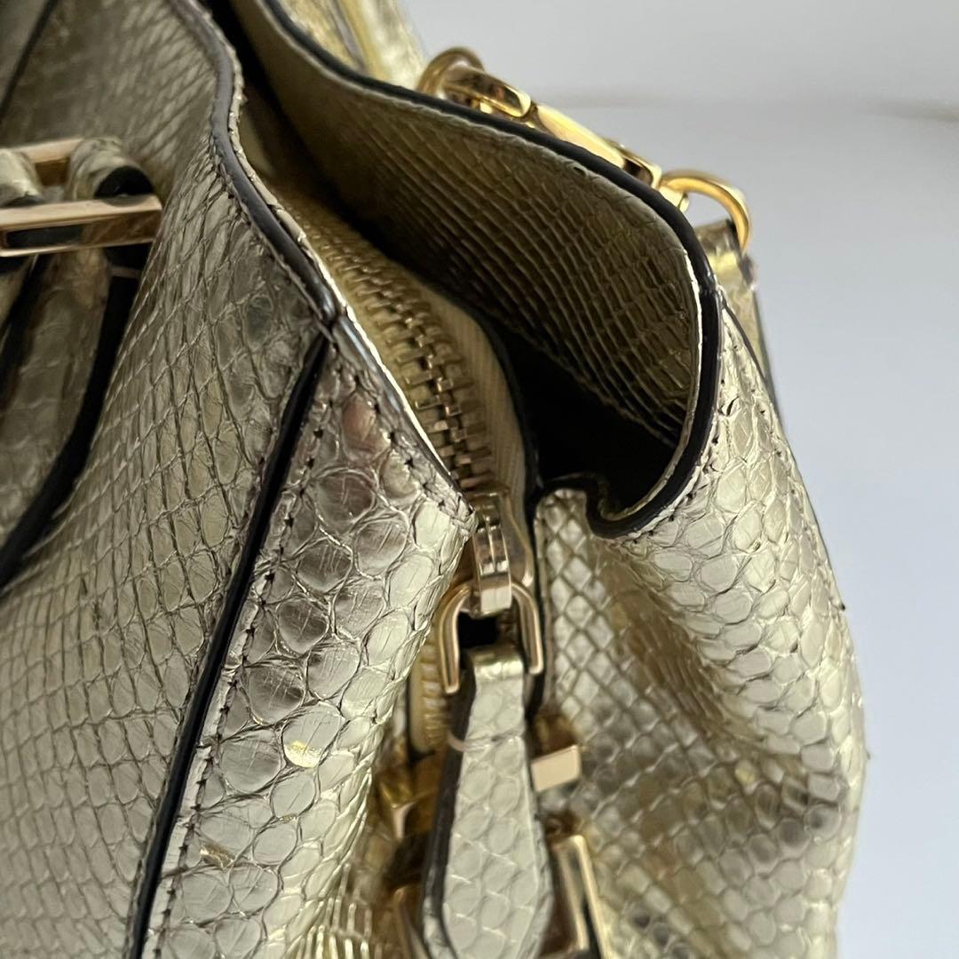 ✨未使用級✨　TOD’S D キューブ　　ハンドバッグ　レザー　ゴールド