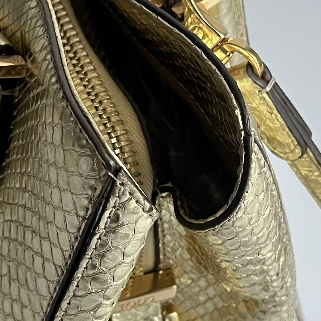 ✨未使用級✨　TOD’S D キューブ　　ハンドバッグ　レザー　ゴールド