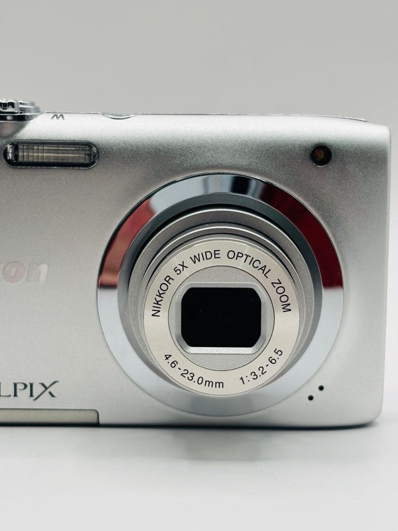 Nikon COOLPIX A100 シルバー オールドコンデジ