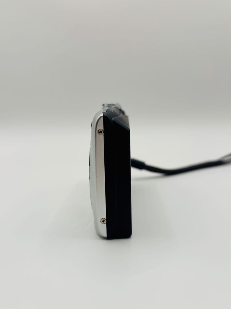 Nikon COOLPIX A100 シルバー オールドコンデジ