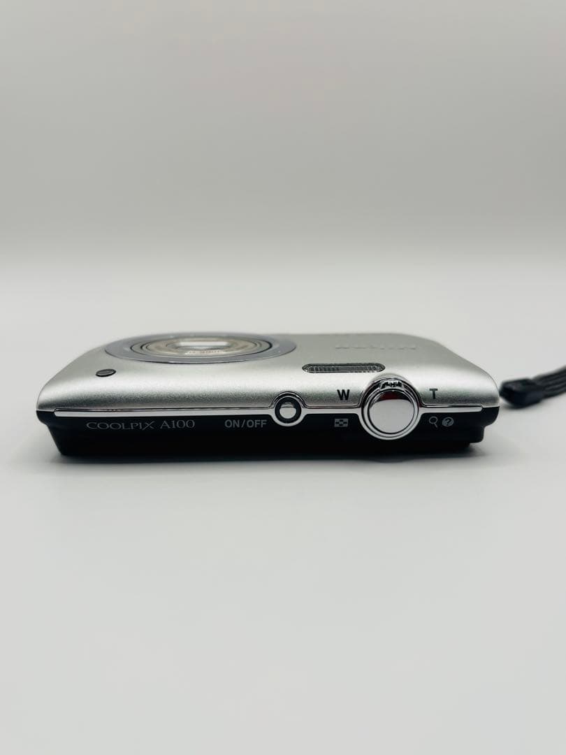 Nikon COOLPIX A100 シルバー オールドコンデジ