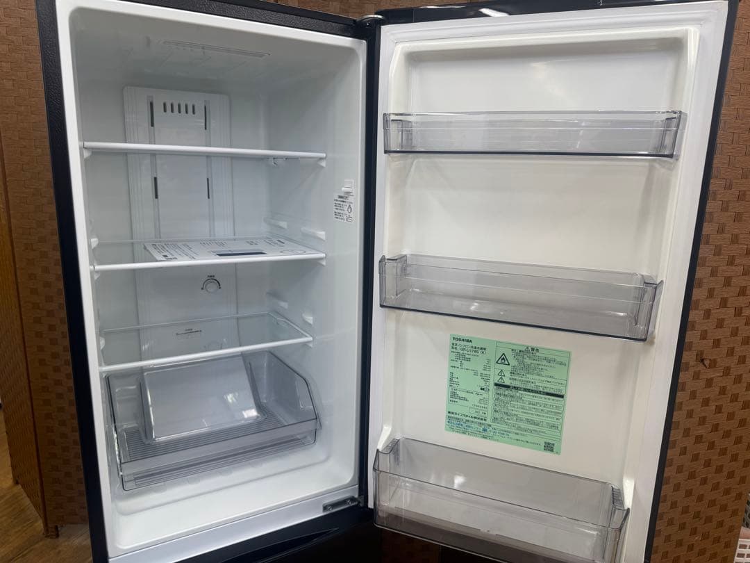 F037 TOSHIBA ２ドア　冷蔵庫　170L 2023年製　右開き