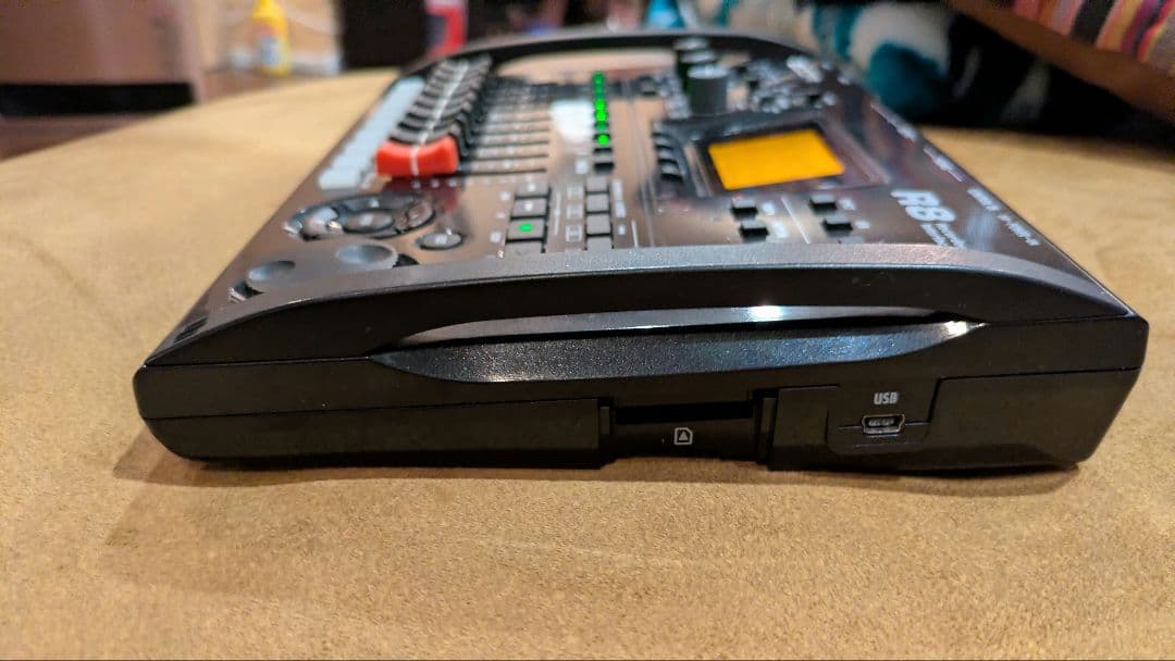 ZOOM R8 マルチトラックレコーダー　オーディオインターフェース